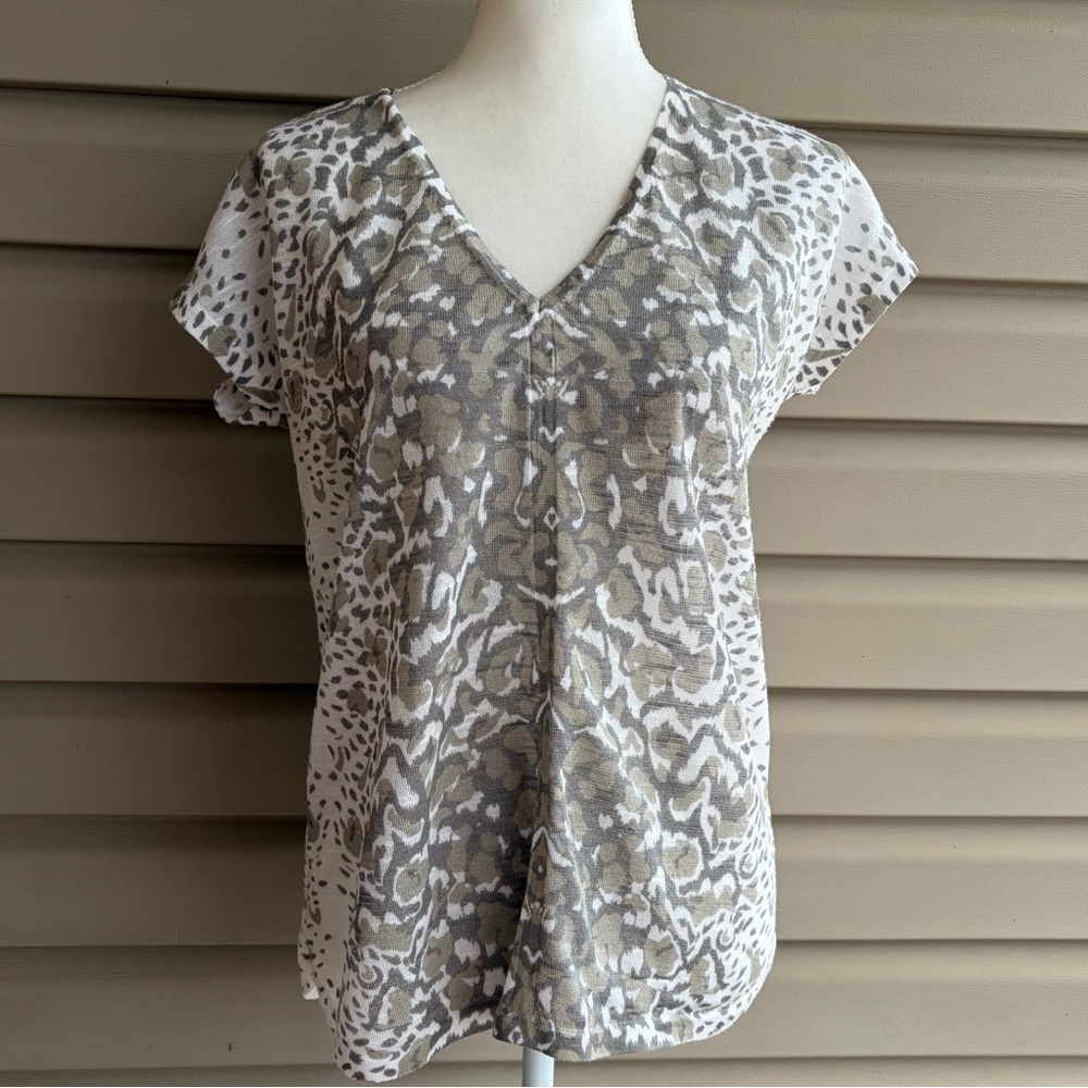 •Cullen• Animal Pattern V-Neck Knit Top – Size Medium